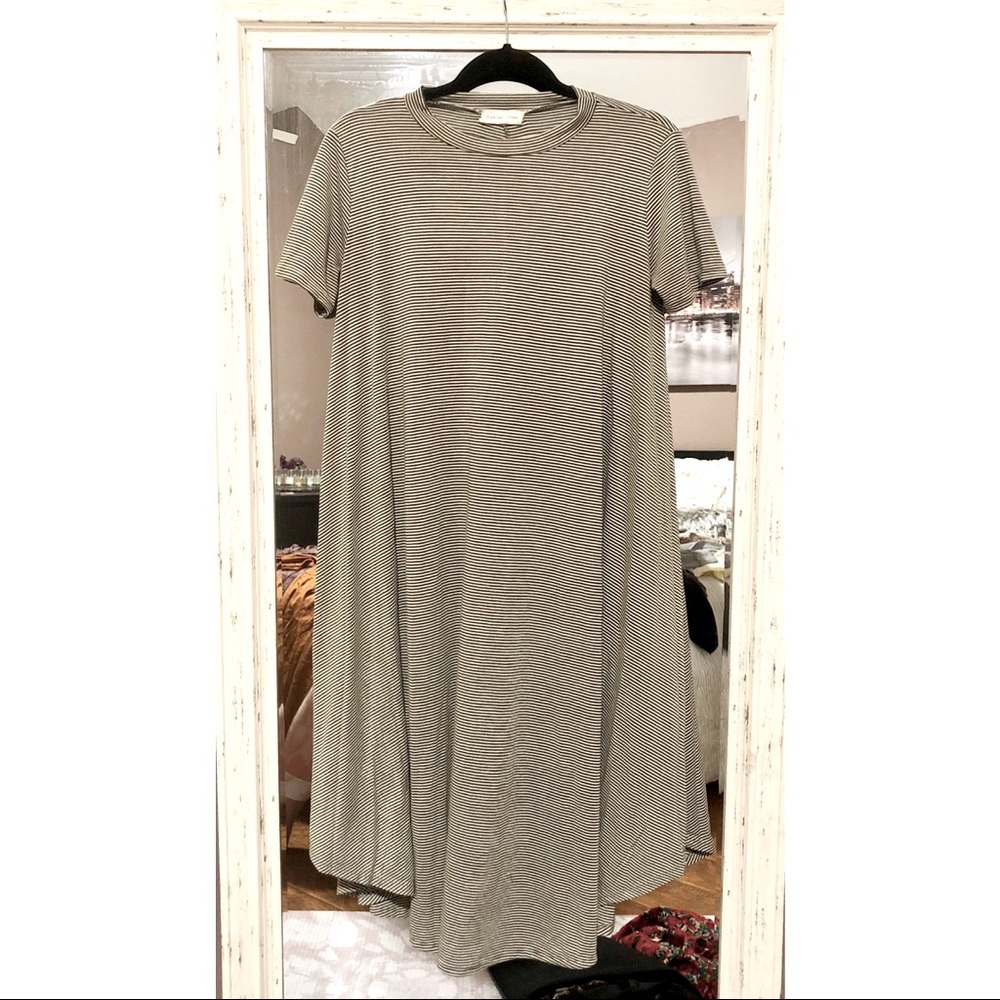 NWOT (L) Striped Midi Dress